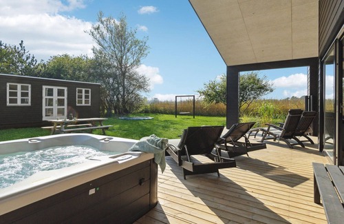 Nordost House | Awesome home in Sæby with sauna