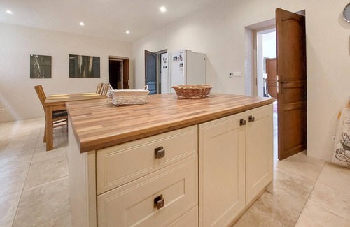 Saint-Simon House | Awesome home in Saint-Simon with WiFi