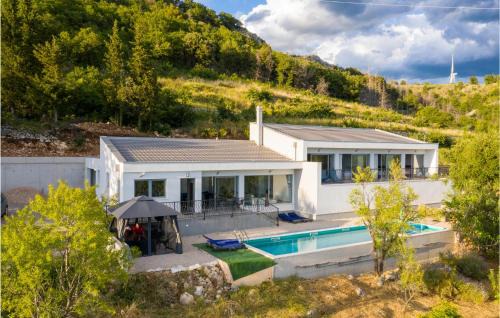 Sestanovac House | Awesome Home In Sestanovac With Kitchen