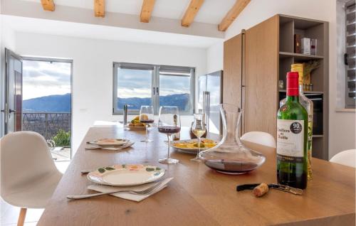 Sestanovac House | Awesome Home In Sestanovac With Kitchen