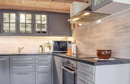 Sjusjoen House | Awesome home in Sjusjøen with WiFi