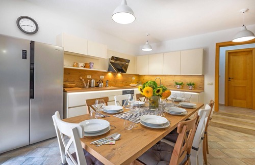 Koper House | Awesome home in Smarje