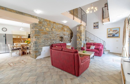 Koper House | Awesome home in Smarje