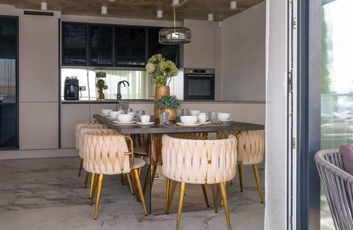 Smrika House | Awesome home in Smrika with sauna