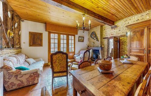 Saint-Pierre-d'Eyraud House | Awesome Home In St Pierre D'eyraud