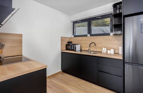 Ravna Gora House | Awesome home in Stari Laz with Wi-Fi
