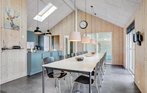 Høruphav House | Awesome Home In Sydals With Kitchen