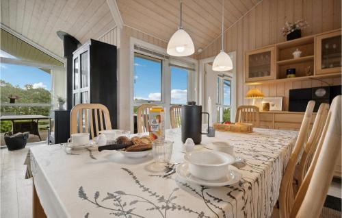 Mommark Strand House | Awesome Home In Sydals With Kitchen