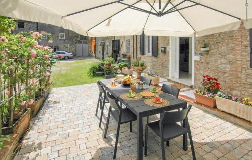 Valpromaro House | Awesome Home In Valpromaro With Wifi