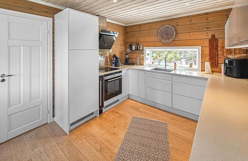 Vinje House | Awesome home in Vinje with sauna