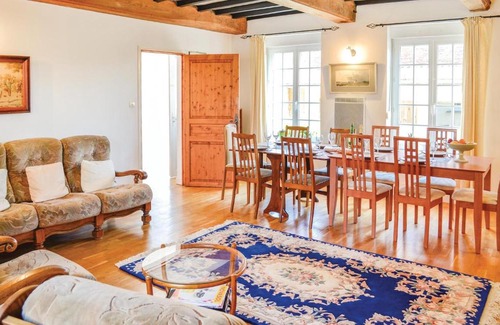 Volckerinckhove House | Awesome home in Volckerinckhove with 5 Bedrooms and WiFi