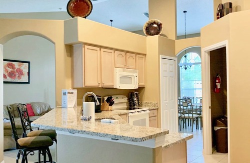 Orange Tree House | AWESOME HOUSE 5 bed/4 bath, south facing pool with spa & games room