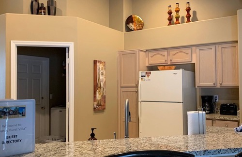 Orange Tree House | AWESOME HOUSE 5 bed/4 bath, south facing pool with spa & games room