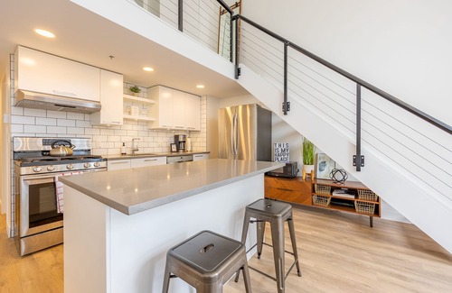 Downtown Vancouver Apartment | Awesome loft in the heart of Downtown Vancouver!