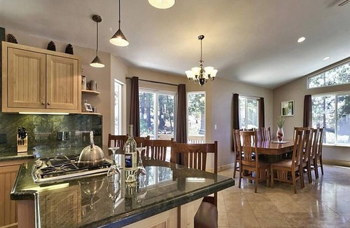 Country Club Estates House | Awesome Luxury Home, 3400 Sq Ft, Hot Tub, 2-fireplaces, Pool Table