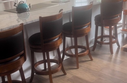 Knoxville House | Awesome new and Spacious 4-bedroom home in N Knoxville with WiFi, AC, near town