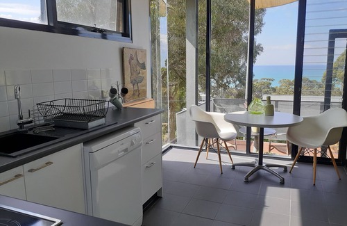 Lorne House | AWESOME STUDIO - Stunning Sea Views