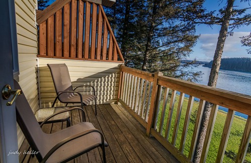 Kodiak Apartment | Awesome View Vacation Rentals: The Mermaid Lair