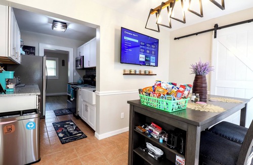 Greensboro House | Azaleas Cottage: Pet-Friendly, Close to Coliseum, UNCG, Downtown