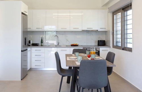 Paralia Villa | Azari Lifetime Memories Villa 4