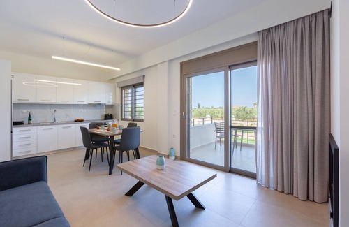 Paralia Villa | Azari Lifetime Memories Villa 4