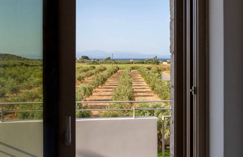 Paralia Villa | Azari Lifetime Memories Villa 4
