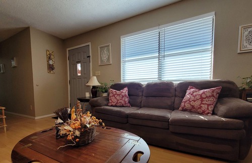Azle Apartment | Azle Farm Stay - Donkeys Included!
