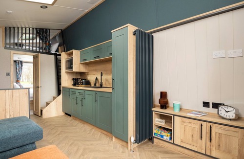 Great Billing Cabin | Azure Horizons Glamping - The Brook Pod GV18