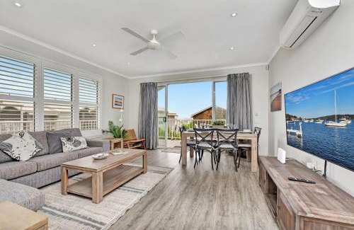 Caves Beach Villa | Azure Tides at Caves Beach Villas