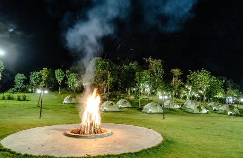 Phu Loc Other | Bạch Mã Village Cắm trại