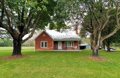 Luray House | B & A Lake Cottage | 0 Bed, 2 Bath