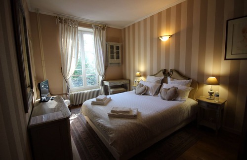 Plailly Bed & Breakfast | B&B 10 minutes from Parc Astérix, CDG airport