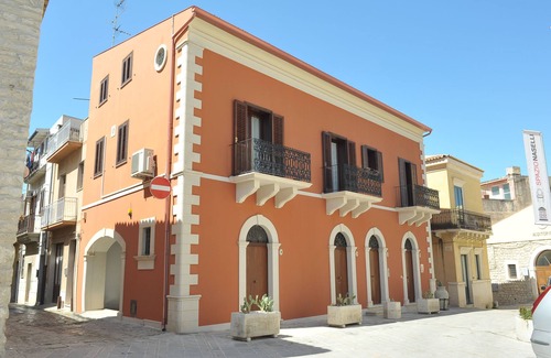 Comiso Apartment | B & B "Al Teatro" in the heart of Comiso