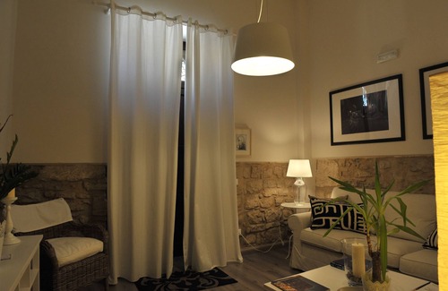 Comiso Apartment | B & B "Al Teatro" in the heart of Comiso