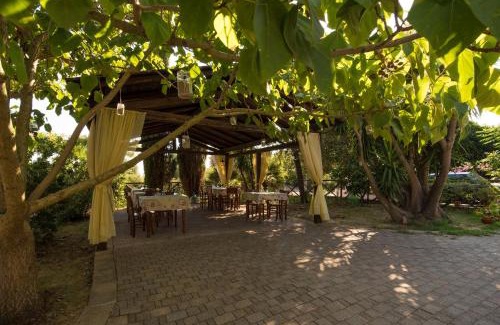 Montalto di Castro House | B&B Corte degli Struzzi