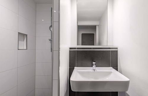 Alt-Moosach Hotel | B&B Hotel München-Olympiapark