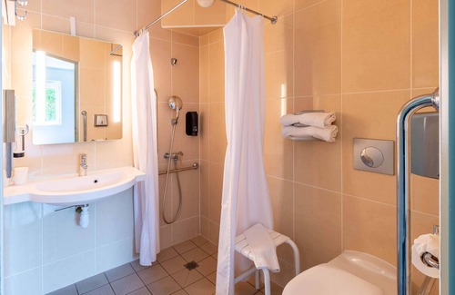 Les Tourrettes Hotel | B&B HOTEL Montélimar Nord