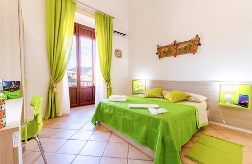 Santo Stefano di Camastra Bed & Breakfast | B&B THE PALACE - charming bedroom
