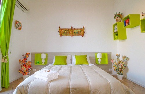 Santo Stefano di Camastra Bed & Breakfast | B&B THE PALACE - charming bedroom