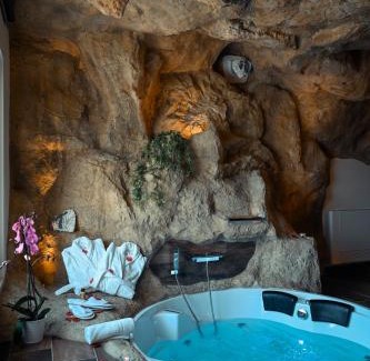 Villanova del Battista Bed & Breakfast | B&B La Casa nella Roccia