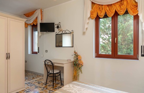 Roccadaspide Bed & Breakfast | B&B La Mortella With Pool