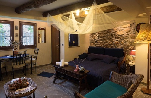 Brienza Bed & Breakfast | B&B La Voce del Fiume: "Perla" suite