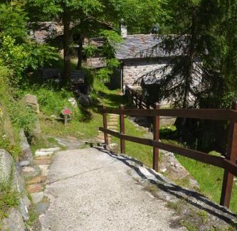 Perloz Bed & Breakfast | B&B Marcellina