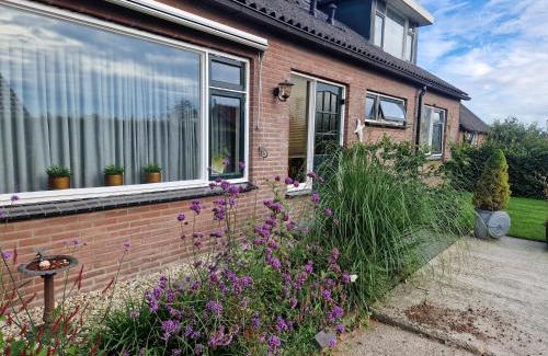Lutten Bed & Breakfast | B&B Opoes huusie