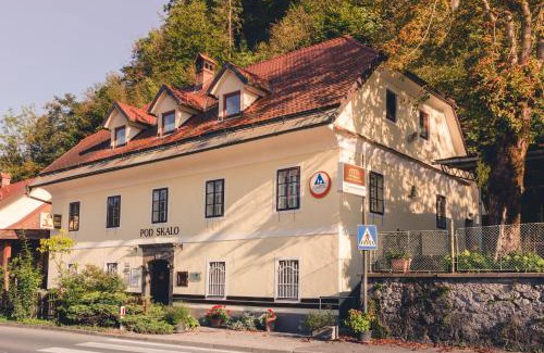 Nevlje Bed & Breakfast | B&B Pod Skalo