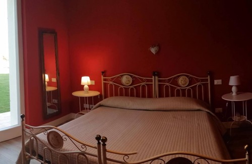 San Felice del Benaco Bed & Breakfast | B&B Summer Solstice.Intimate, surrounded by greenery. CIN:IT017171C1ARRG5CEF
