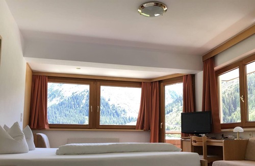 Mandarfen House | B&B summer double room - Piz Hotel