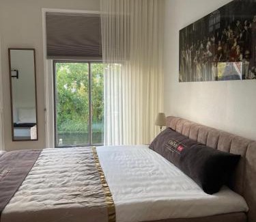 Zwolle Bed & Breakfast | B&B Weezen by Gracht