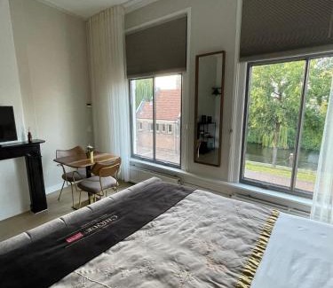 Zwolle Bed & Breakfast | B&B Weezen by Gracht