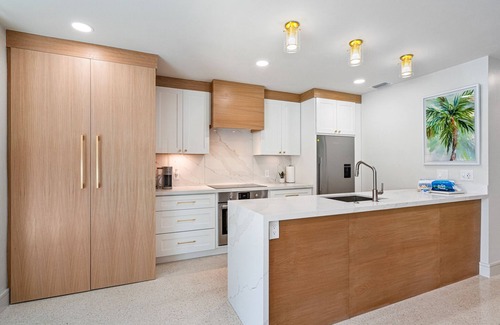 Delray Beach Cottage | B.E.A.C.H. Best Escape Anyone Could Have. 2br/2bth